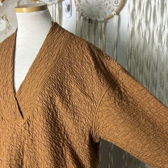 Lululemon Rippled N-Neck Pullover in Copper Brown Size 4 - Picture 11 of 14
